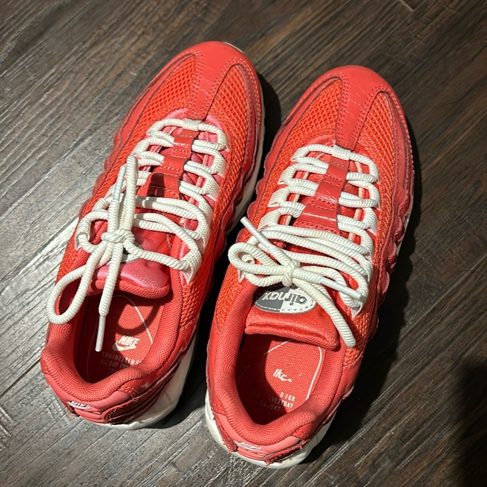 Women’s Nike Air Max 97 - rare color!